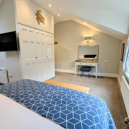 The Claremont Hotel-adult Only Polperro